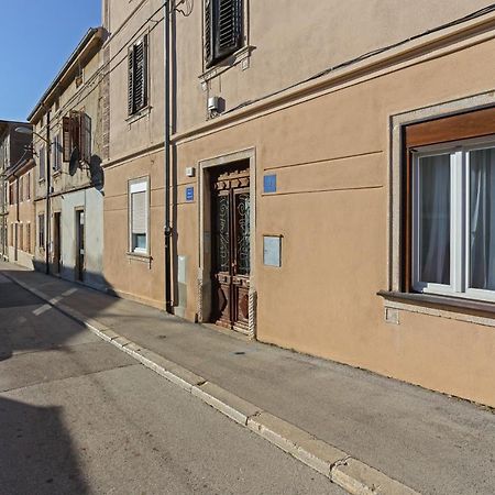 Rich Apartment Pula Exterior photo